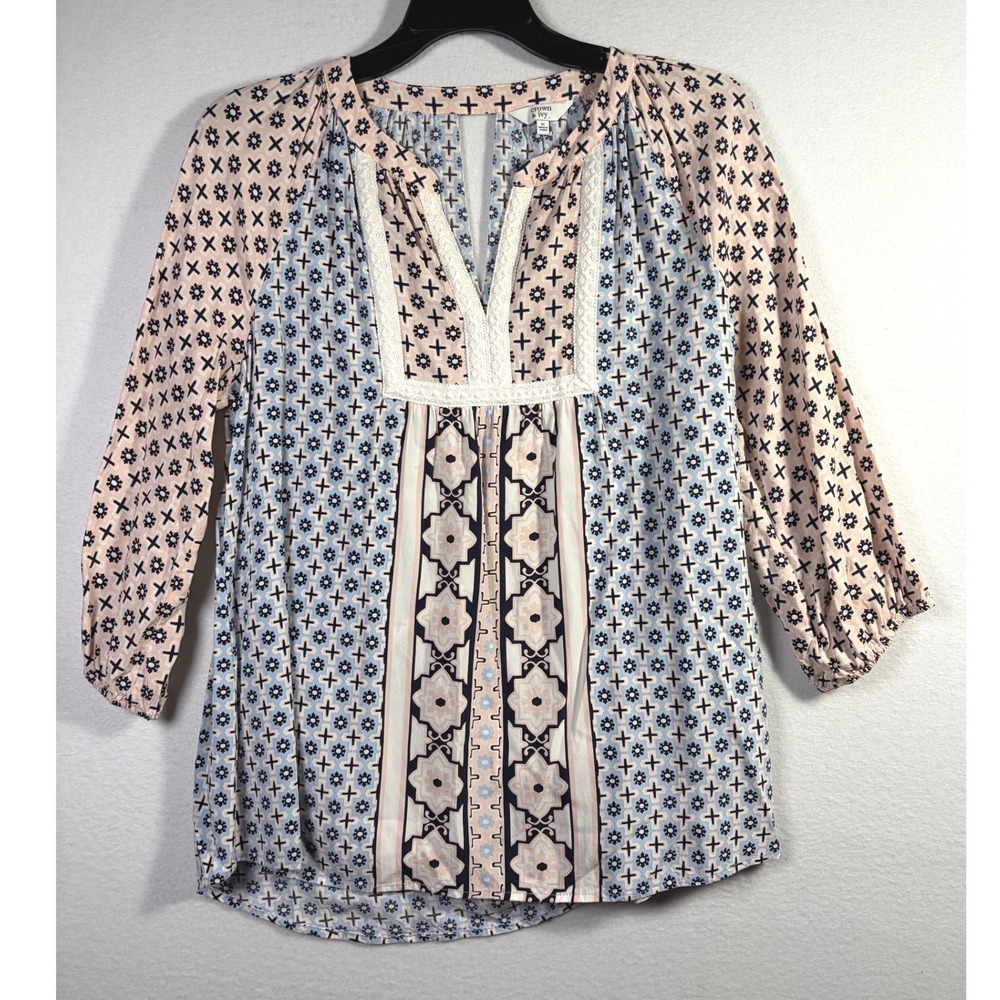Crown & Ivy Blouse Womens Medium Blue Pink Excellent Lace Trim Boho Print Top
